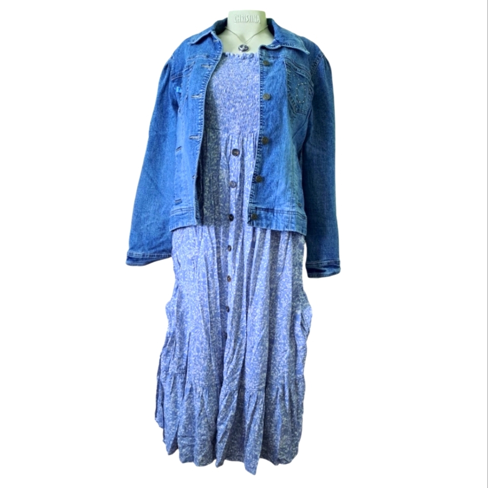 Blue and White Vintage Rayon Dress.   👗🩵